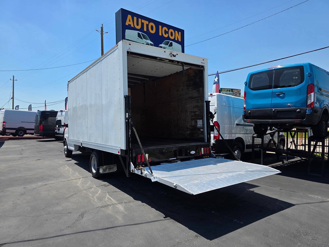 Used 2020 Chevrolet Express 3500 Extended w/ Power Convenience Package RWD image 12