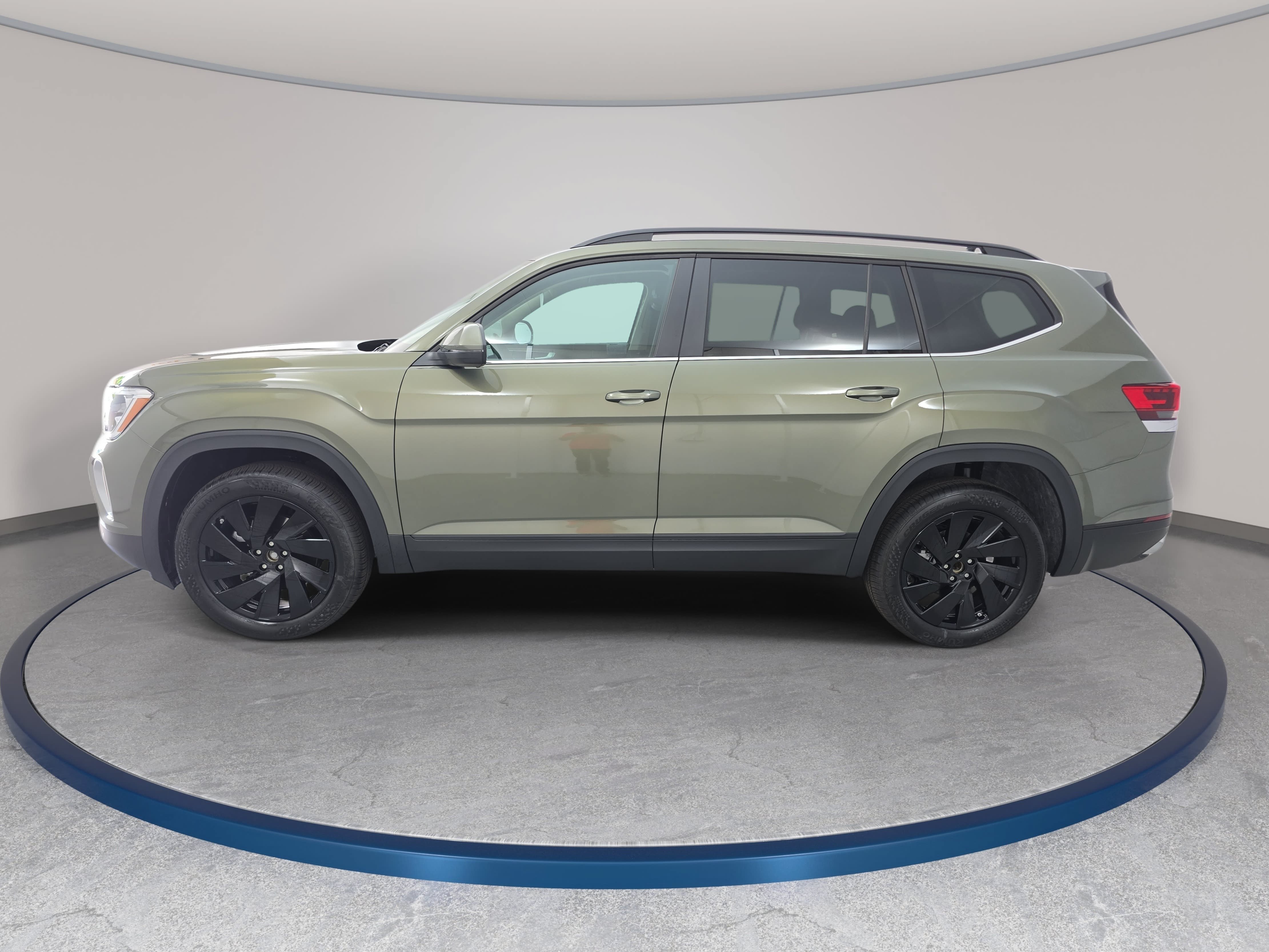 New 2026 Volkswagen Atlas SE FWD image 8