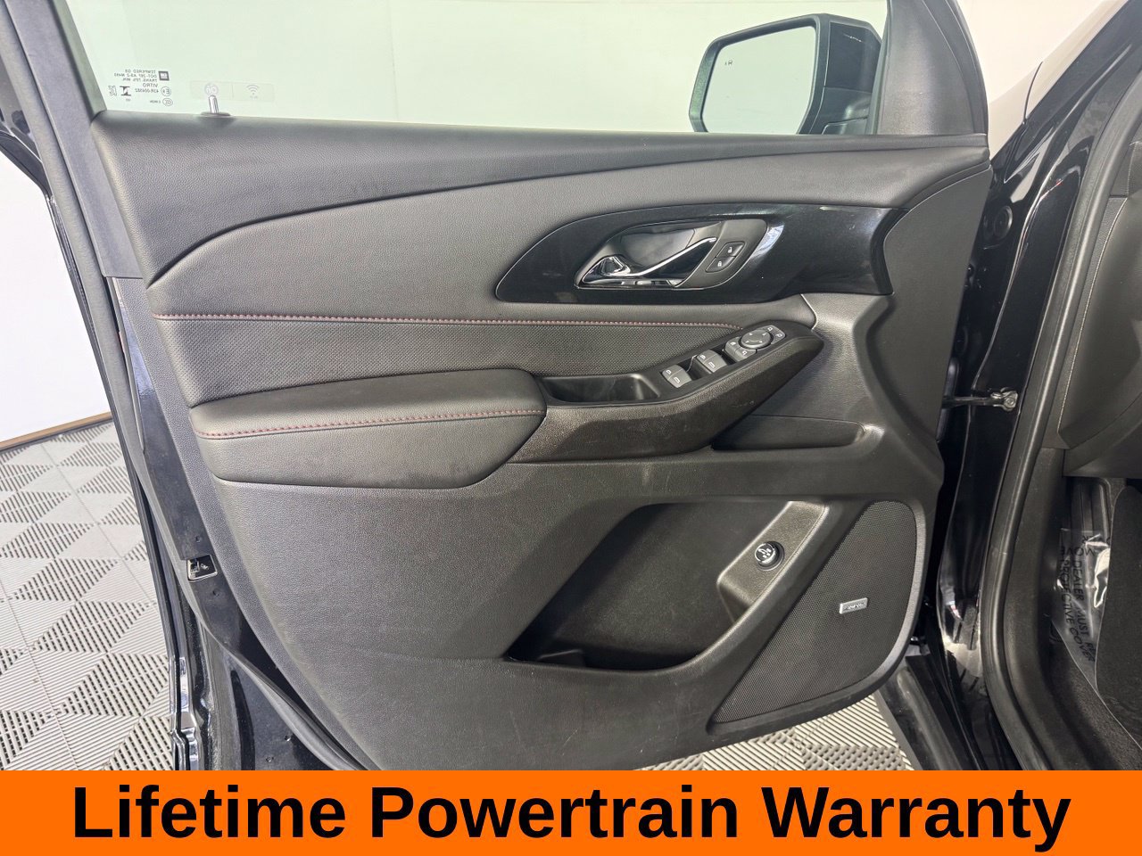 Used 2023 Chevrolet Traverse RS AWD/4WD image 12