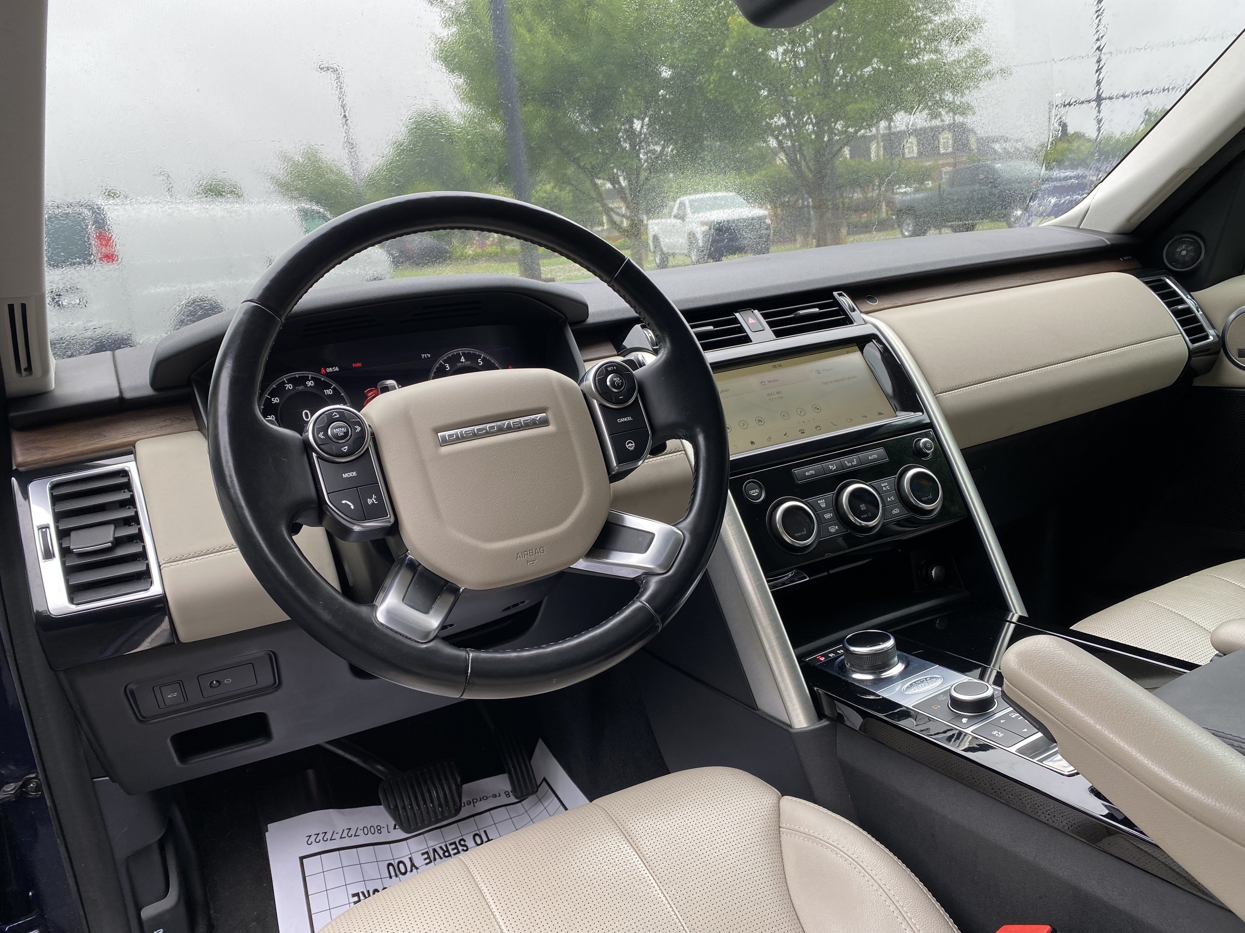 Used 2018 Land Rover Discovery HSE AWD/4WD image 31