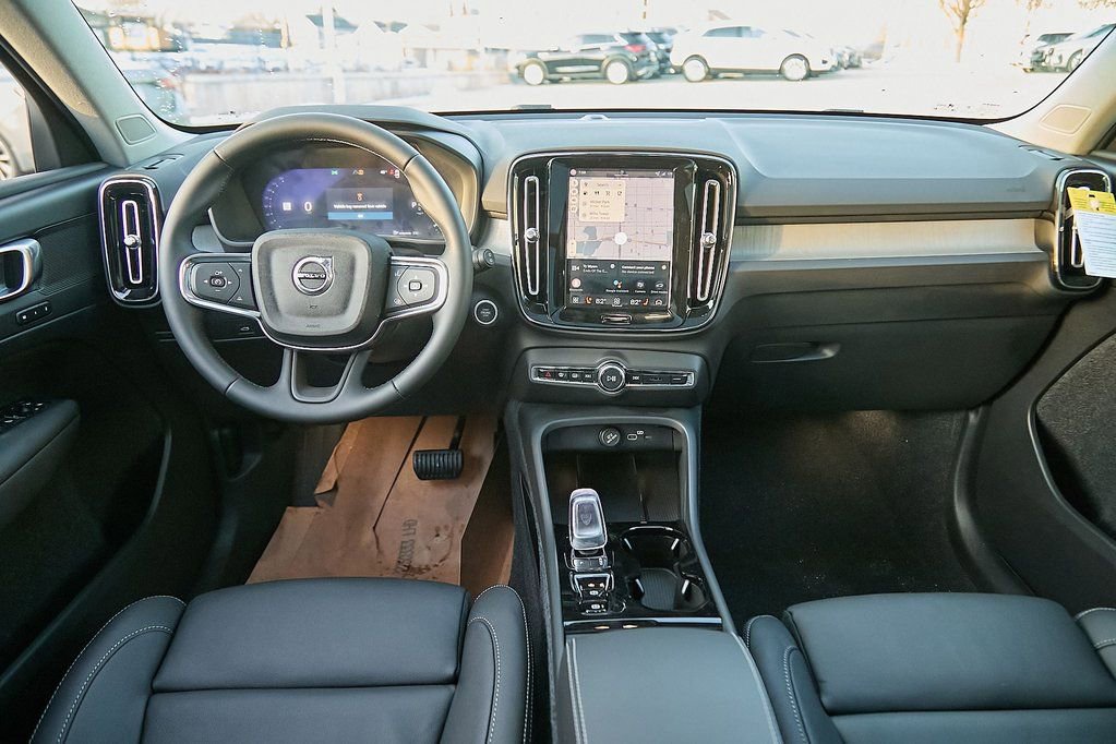 New 2026 Volvo XC40 B5 Plus w/ Protection Package Premier image 21