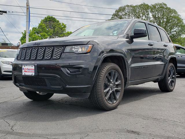 Used 2022 Jeep Grand Cherokee Laredo X AWD/4WD video 3