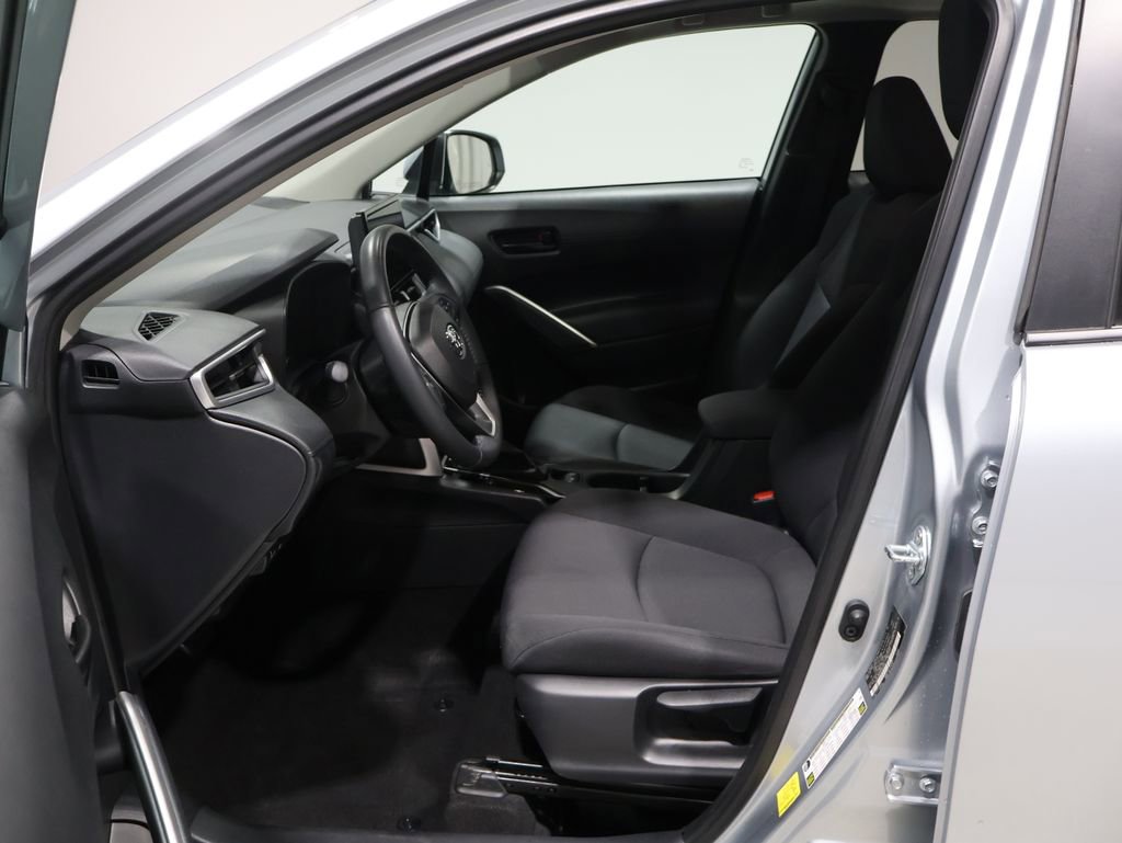 Used 2023 Toyota Corolla Cross LE w/ Moonroof Package image 11