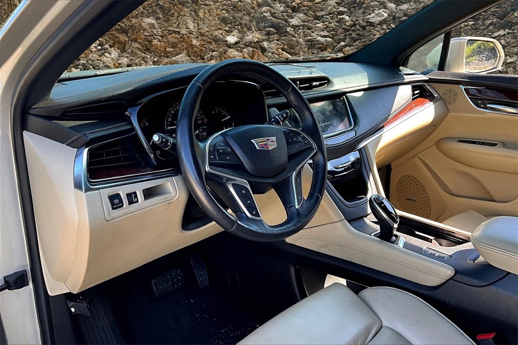 Used 2017 Cadillac XT5 Luxury w/ Driver Awareness Package image 12