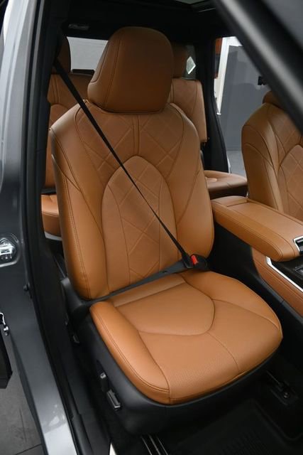 New 2026 Toyota Highlander Platinum AWD/4WD image 17