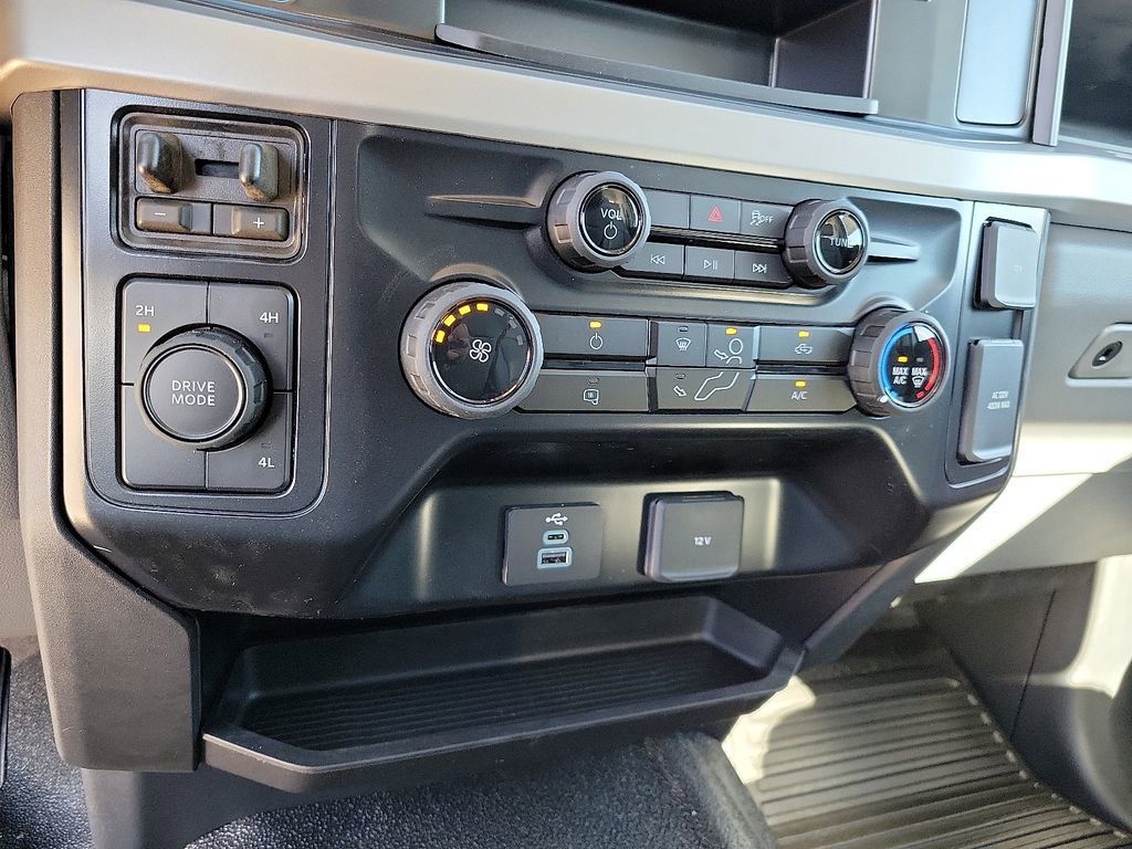 New 2026 Ford F550 4x4 Regular Cab Super Duty image 25