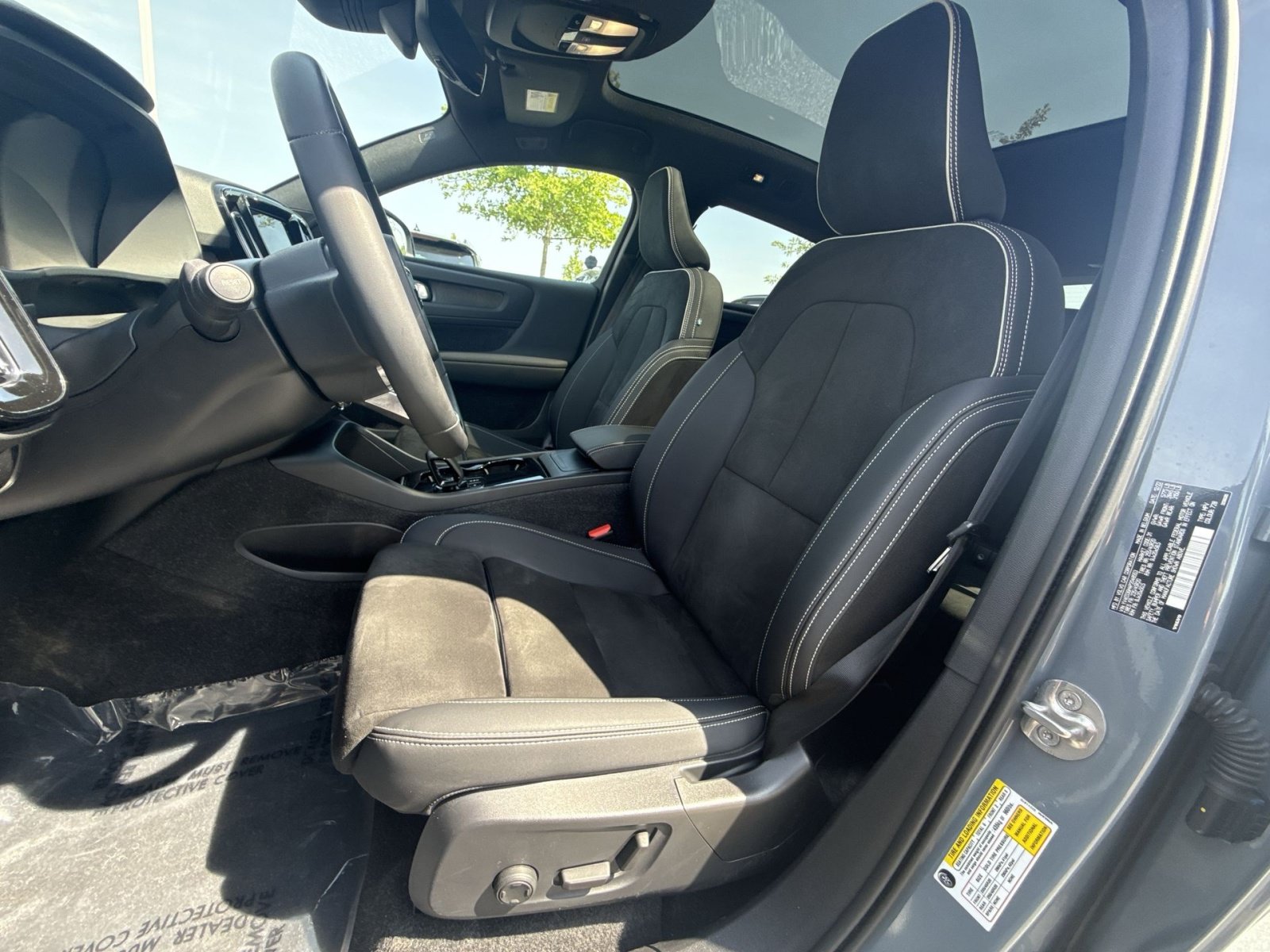 Used 2023 Volvo C40 P8 Recharge Ultimate AWD/4WD image 13