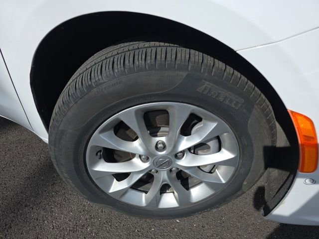 Used 2025 Chrysler Pacifica Select w/ Uconnect Theater Family Group image 25