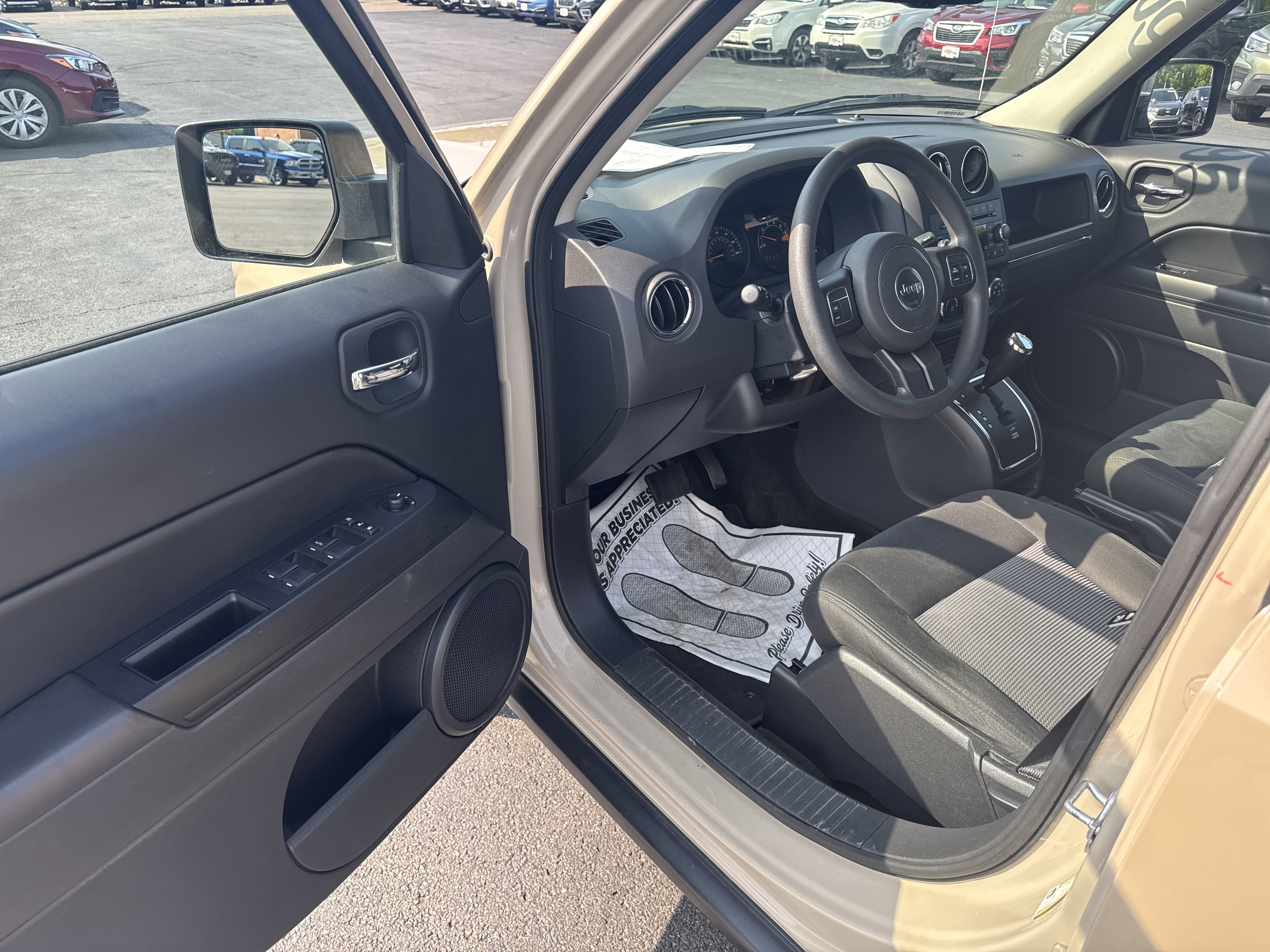 Used 2017 Jeep Patriot Sport w/ Power Value Group FWD image 8