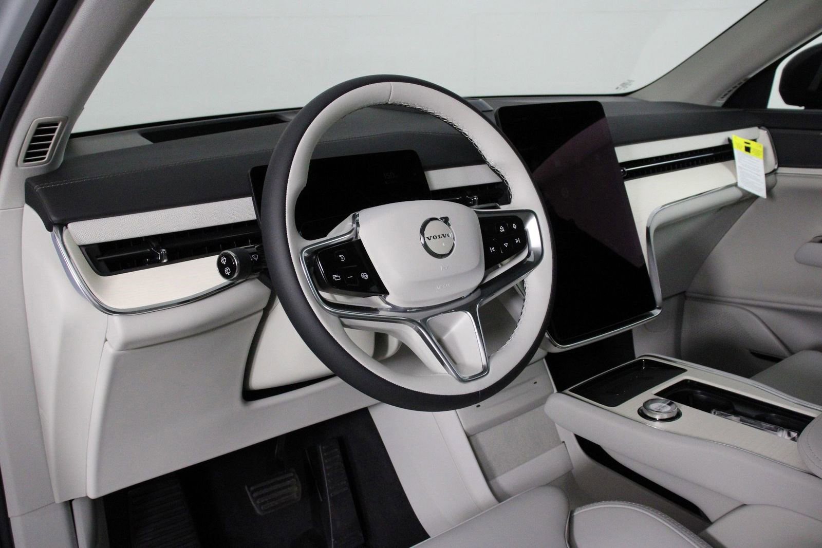 New 2025 Volvo EX90 Plus image 8