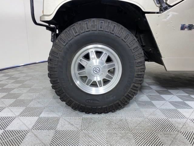 Used 2003 HUMMER H1 4-Door Open Top image 25