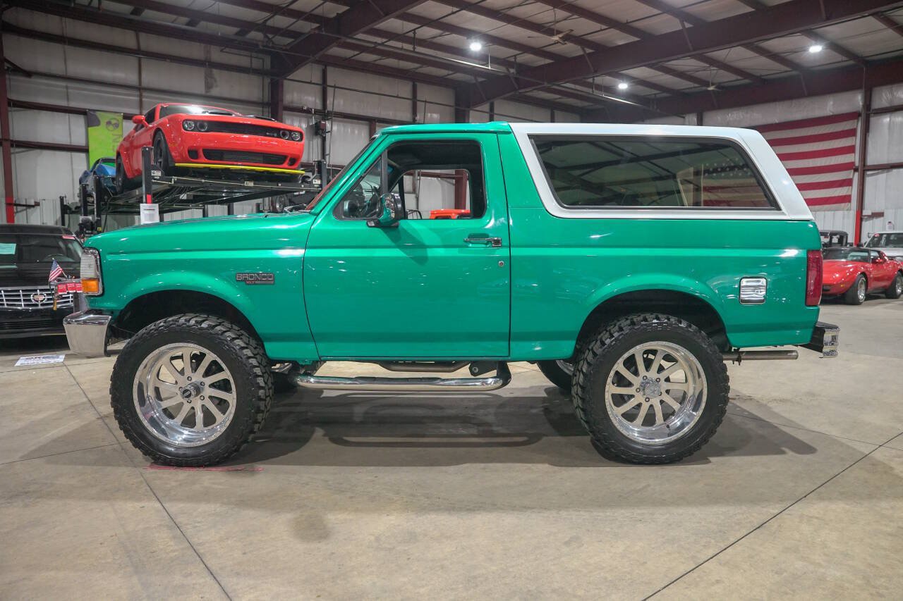 Used 1995 Ford Bronco XLT AWD/4WD image 4