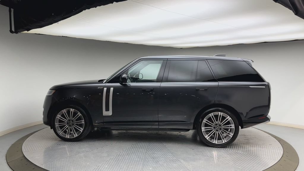 Certified 2025 Land Rover Range Rover Autobiography AWD/4WD image 5
