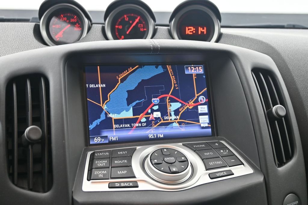 Used 2016 Nissan 370Z Coupe RWD image 19
