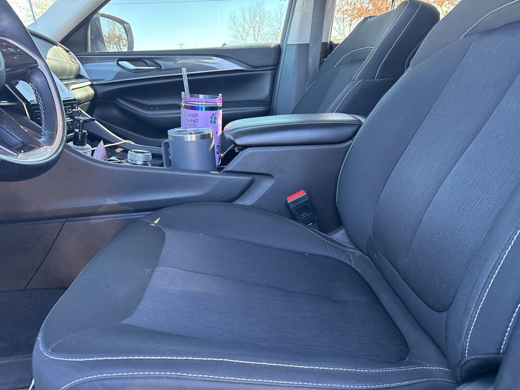 Used 2022 Jeep Grand Cherokee L Laredo w/ Luxury Tech Group I image 8