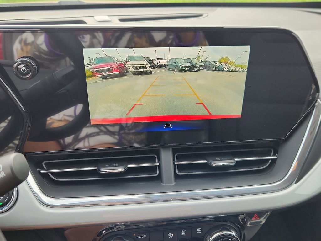 New 2026 Chevrolet Trax LT w/ Sunroof Package image 20