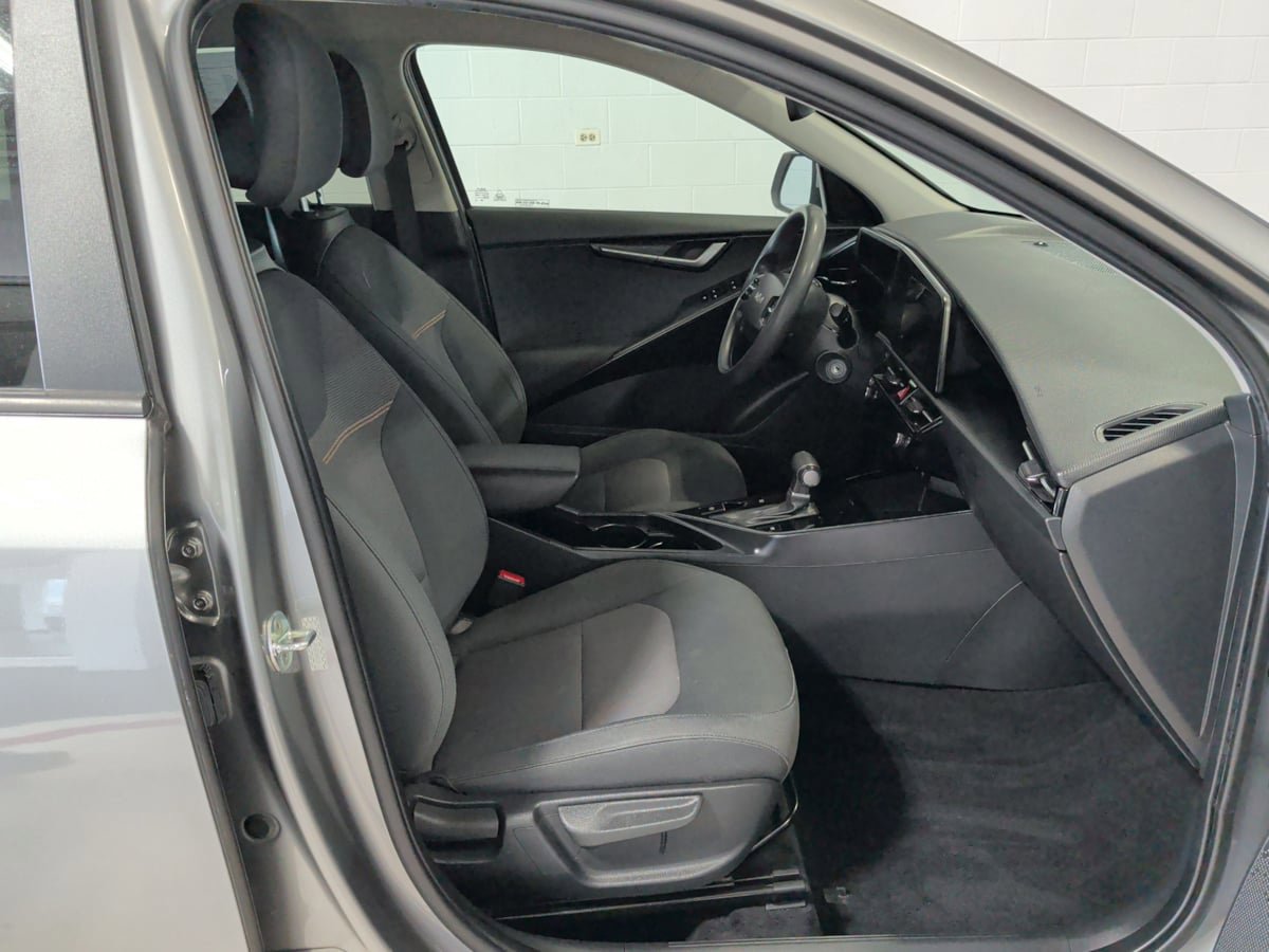 Used 2023 Kia Niro LX FWD image 14