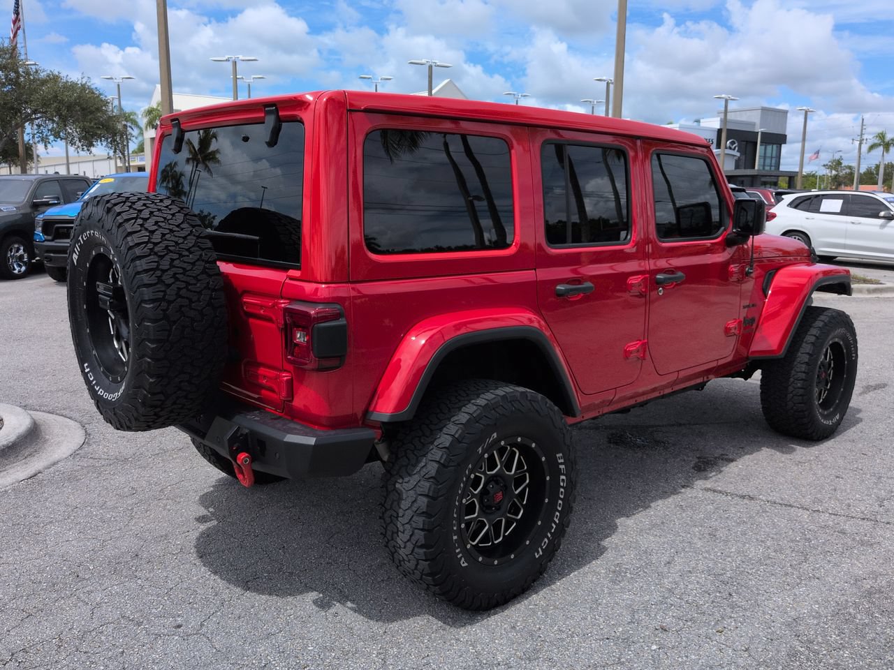 Used 2020 Jeep Wrangler Unlimited Sahara AWD/4WD image 5
