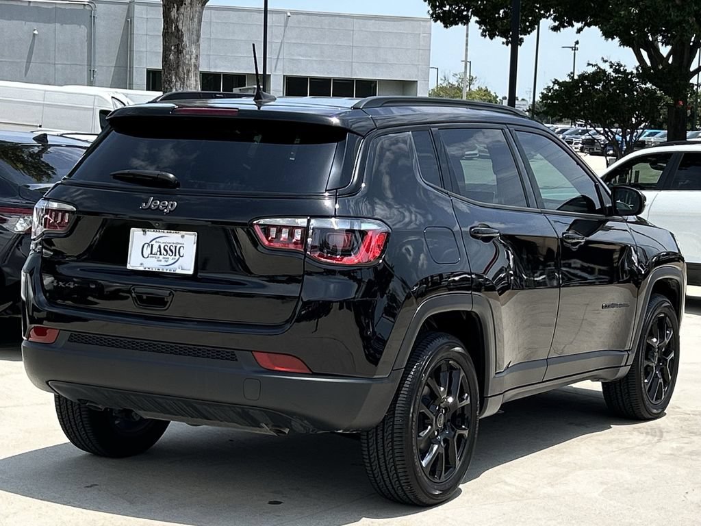 Used 2026 Jeep Compass Latitude AWD/4WD image 5