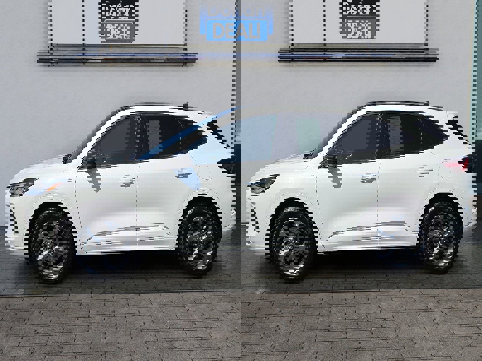 Certified 2023 Ford Escape ST-Line w/ Tech Pack #1 AWD/4WD image 6