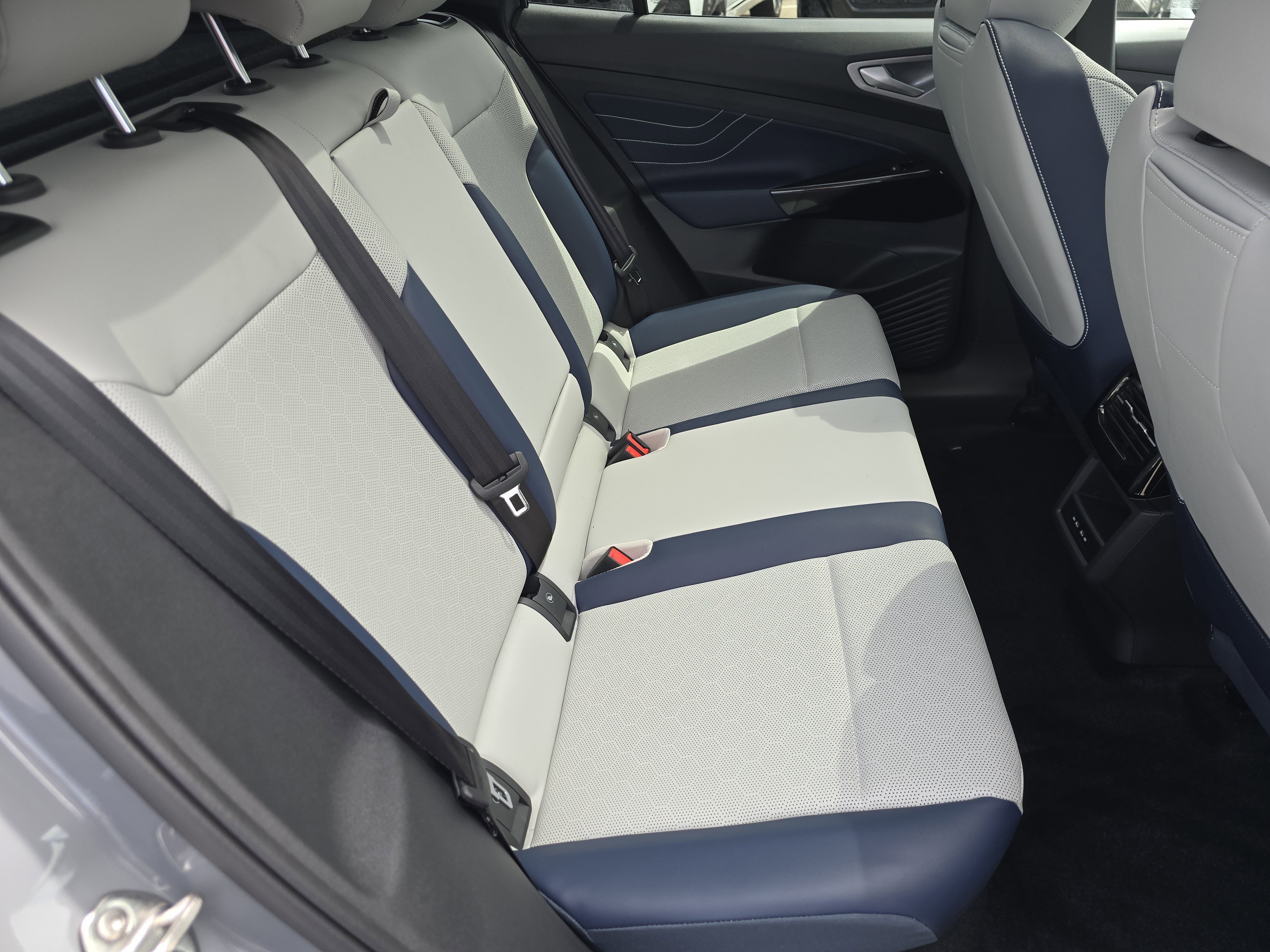 New 2026 Volkswagen ID.4 Pro S AWD/4WD image 18
