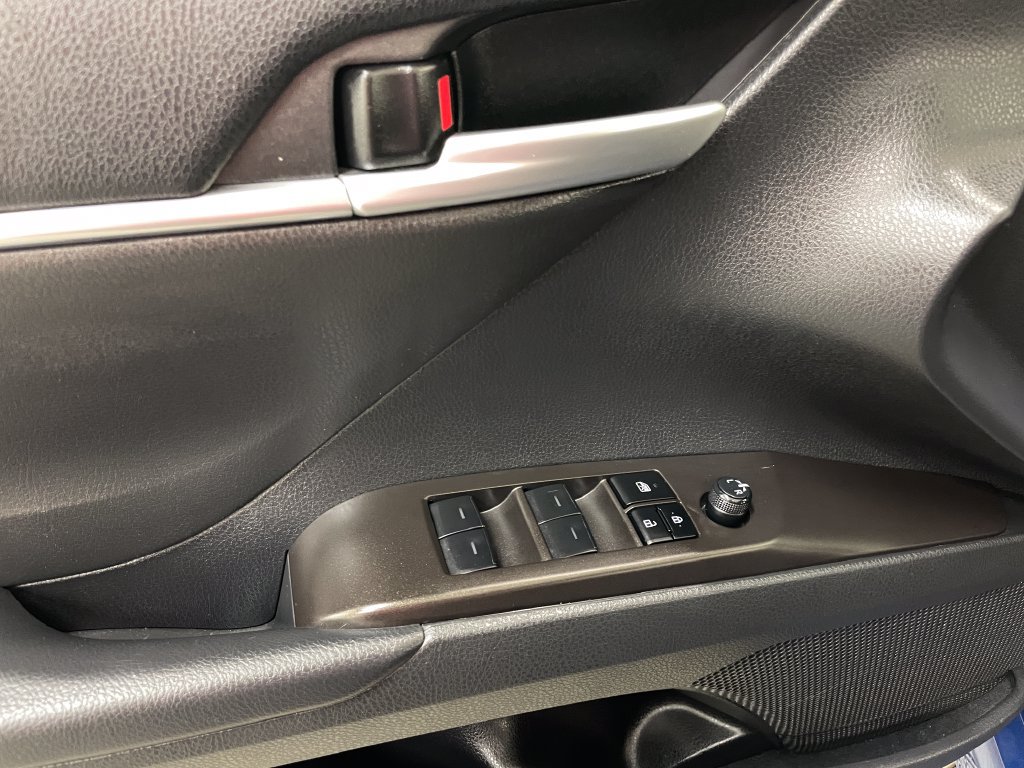 Used 2024 Toyota Camry SE FWD image 18
