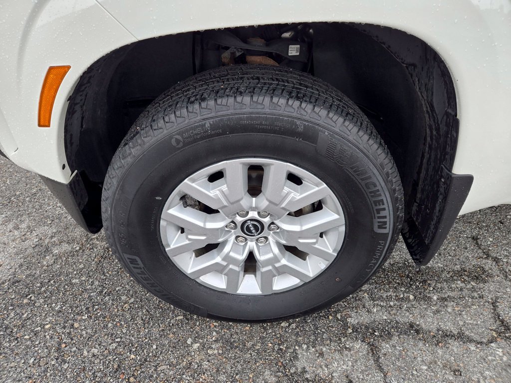 Used 2023 Nissan Frontier SV w/ SV Convenience Package AWD/4WD image 12