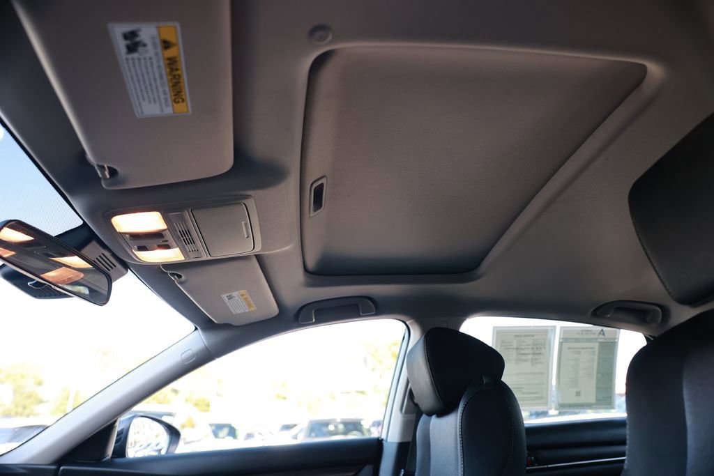 Used 2018 Honda Accord EX image 34