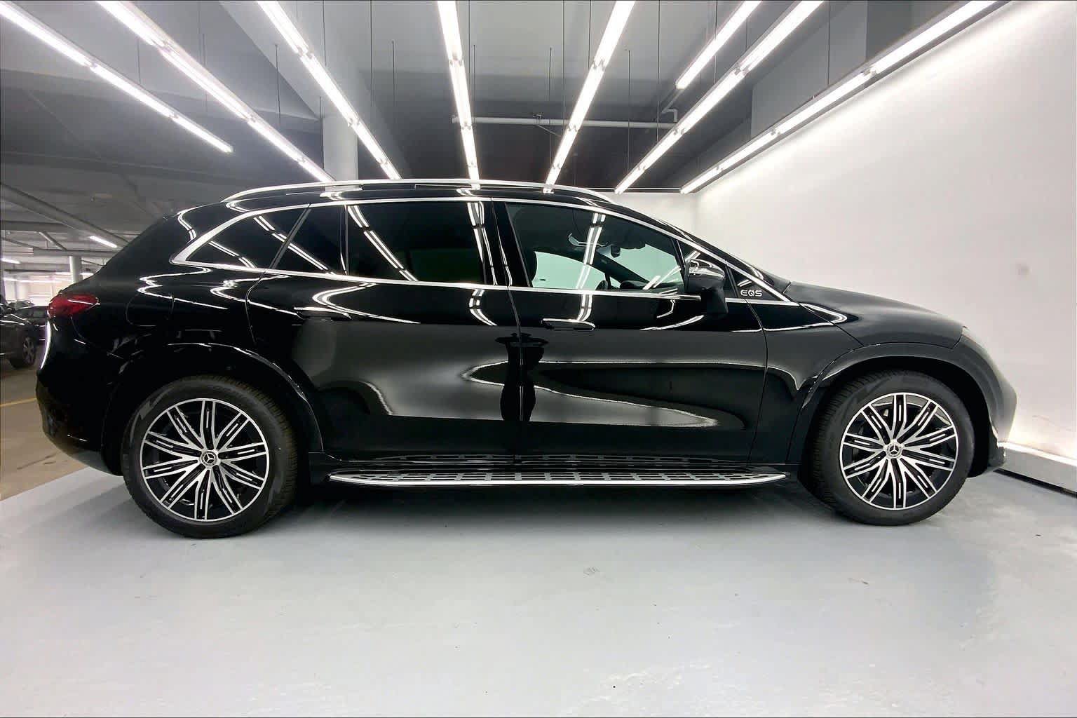 New 2027 Mercedes-Benz EQS 400 4MATIC SUV image 8