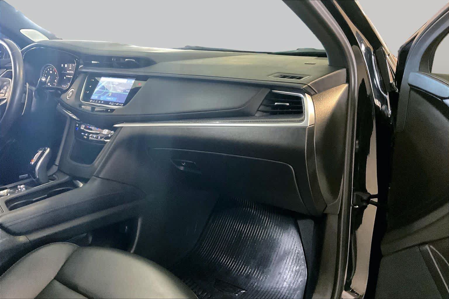 Used 2025 Cadillac XT5 Sportv w/ Technology Package AWD/4WD image 17