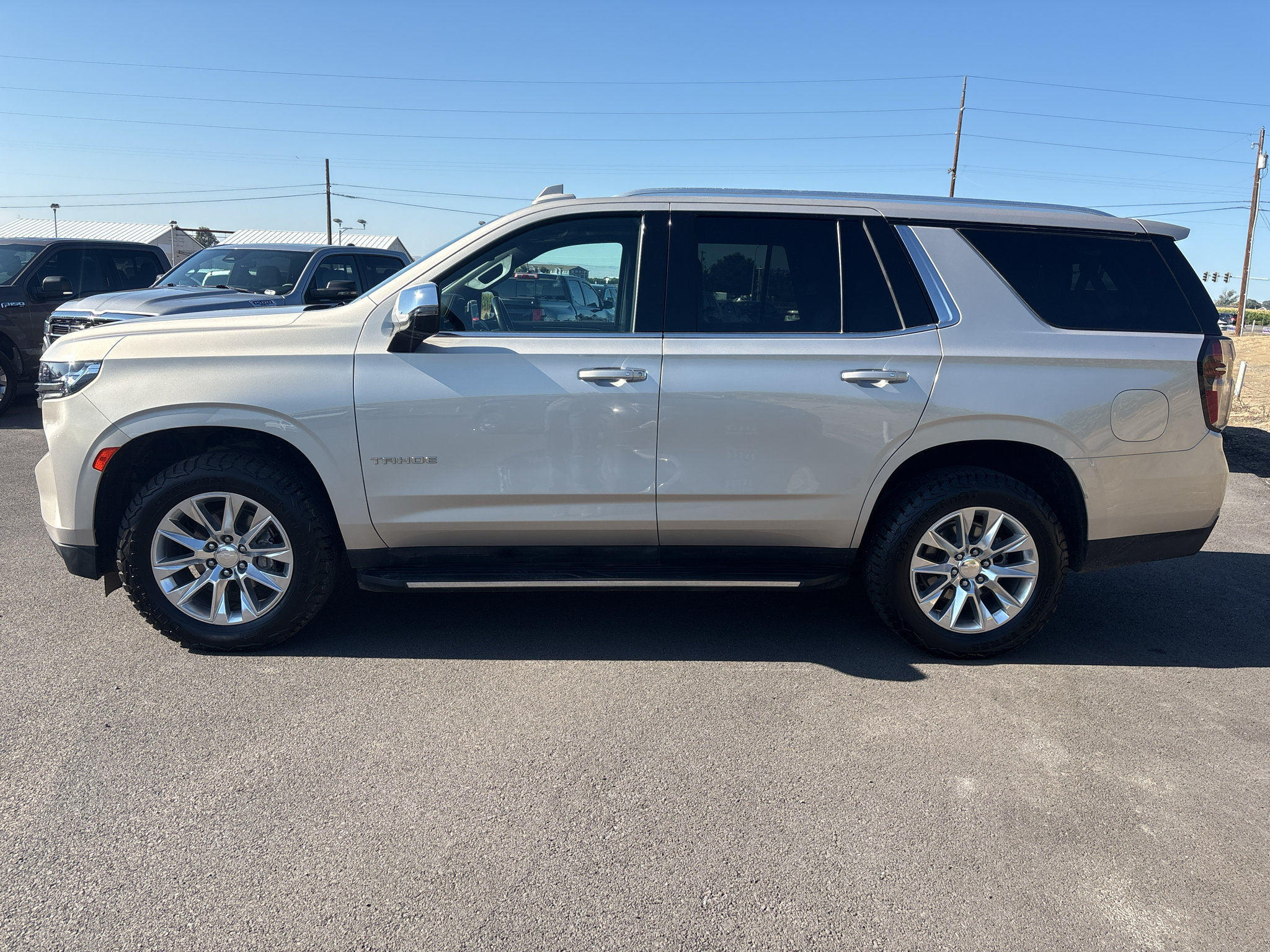 Used 2023 Chevrolet Tahoe Premier AWD/4WD image 2