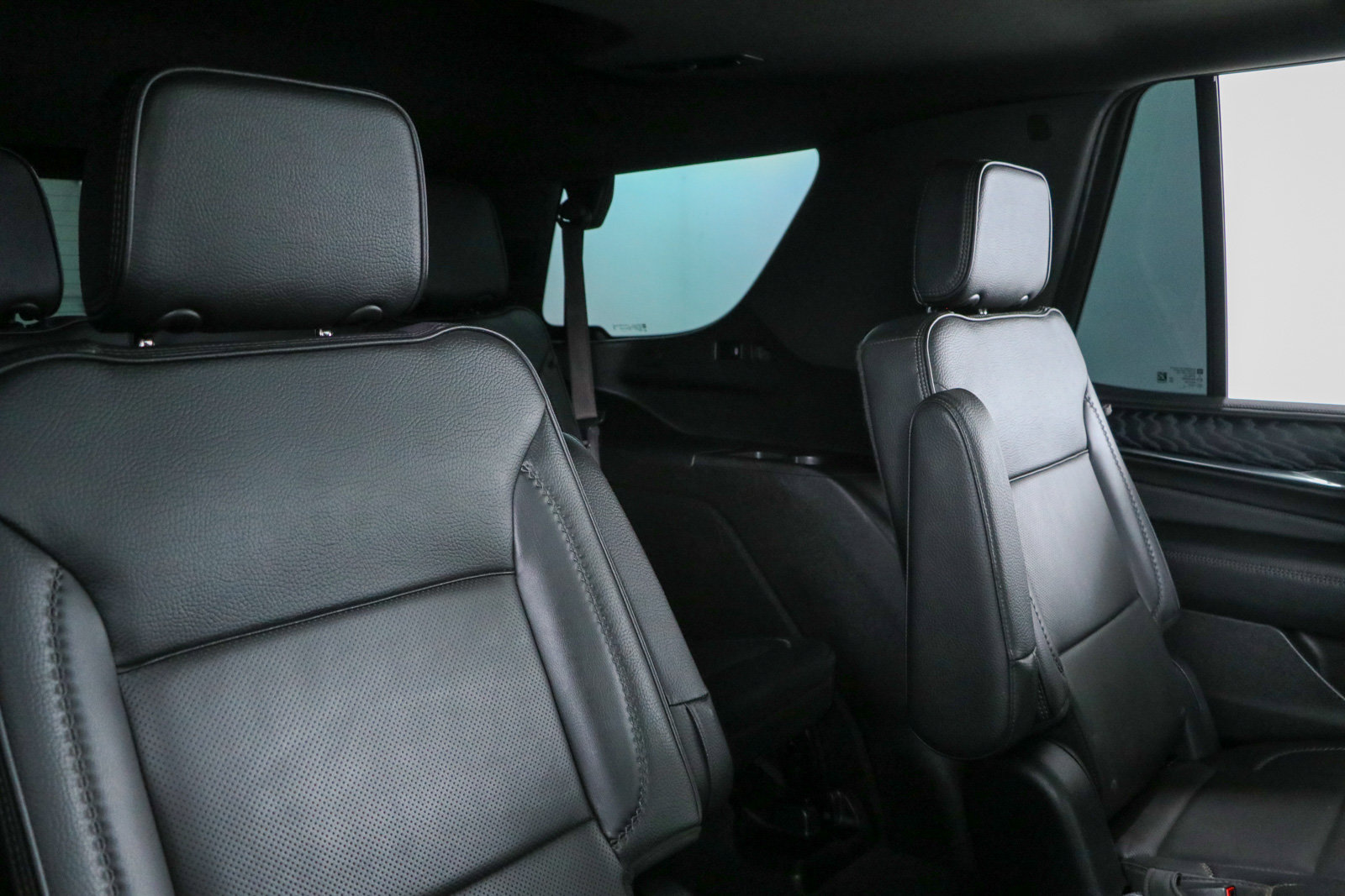 Used 2023 GMC Yukon Denali AWD/4WD image 32