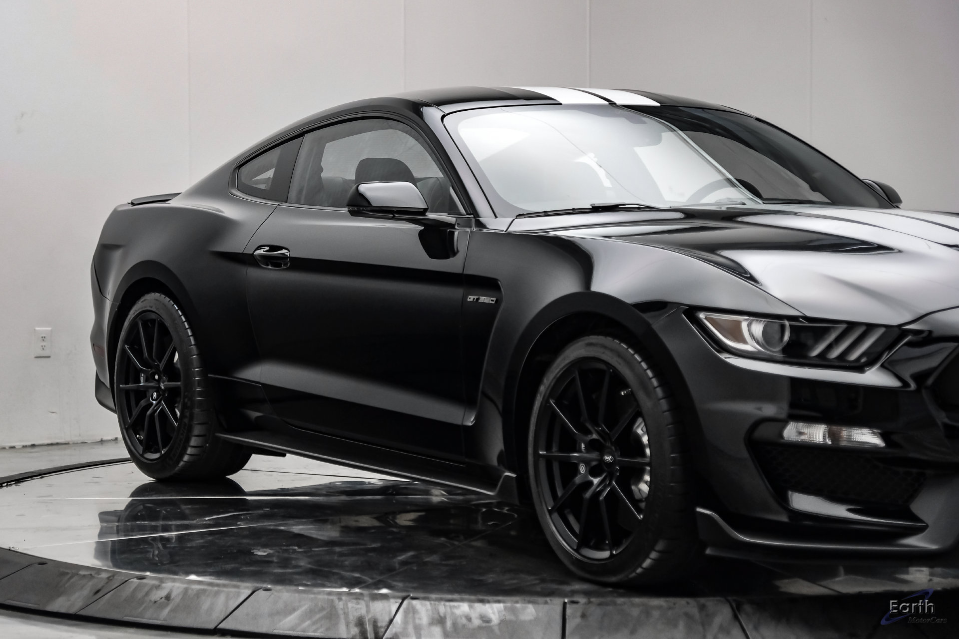 Used 2015 Ford Mustang Shelby GT350 RWD image 25