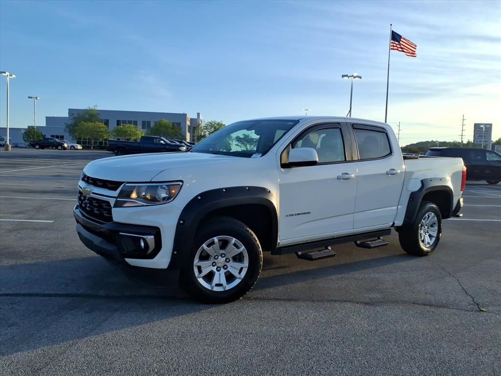 Used 2022 Chevrolet Colorado LT AWD/4WD image 2
