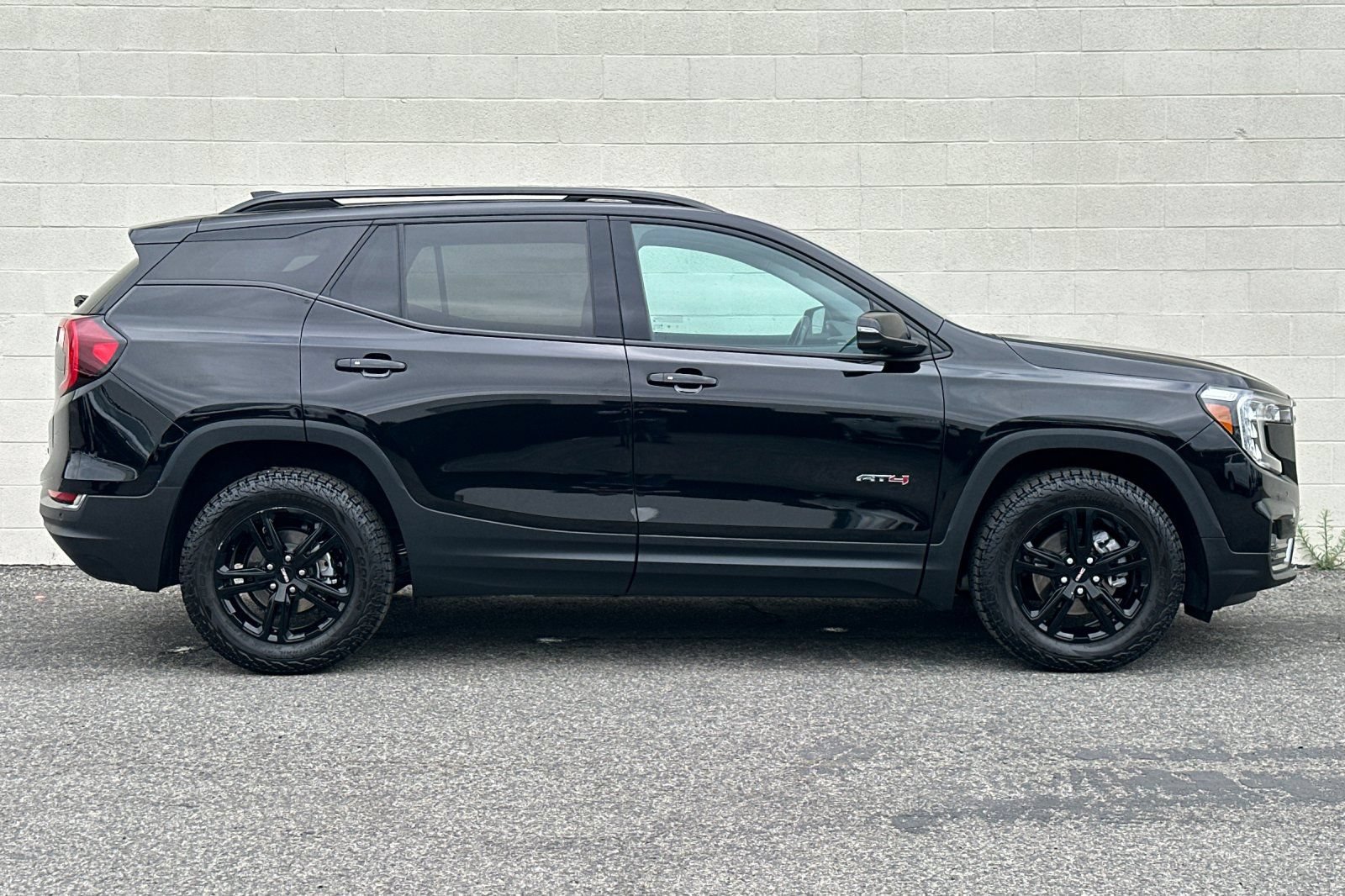 Certified 2022 GMC Terrain AT4 w/ Infotainment Package II AWD/4WD image 3