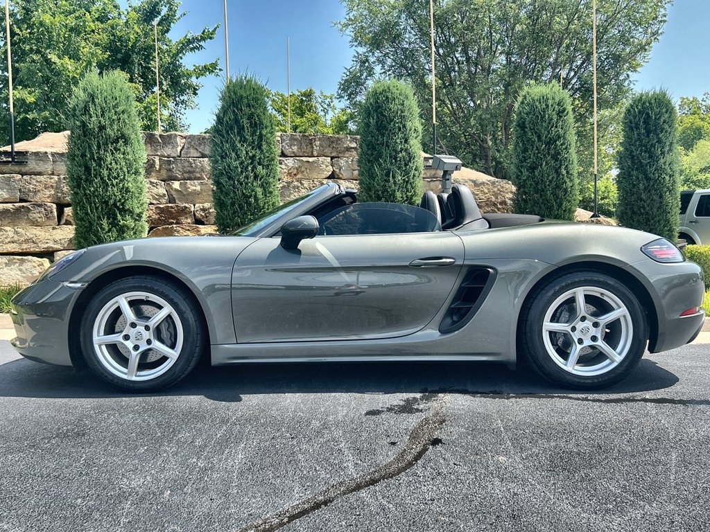 Used 2024 Porsche 718 Boxster RWD image 10