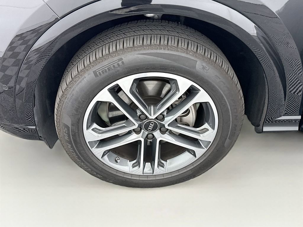 Used 2025 Audi Q5 Premium Plus w/ Premium Plus image 30