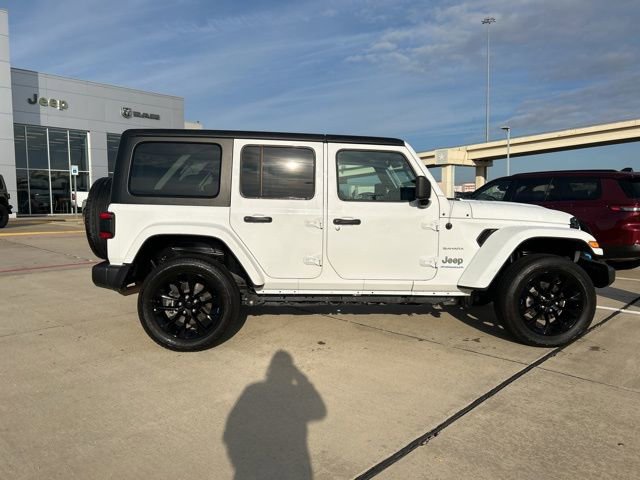Used 2023 Jeep Wrangler Unlimited Sahara image 15