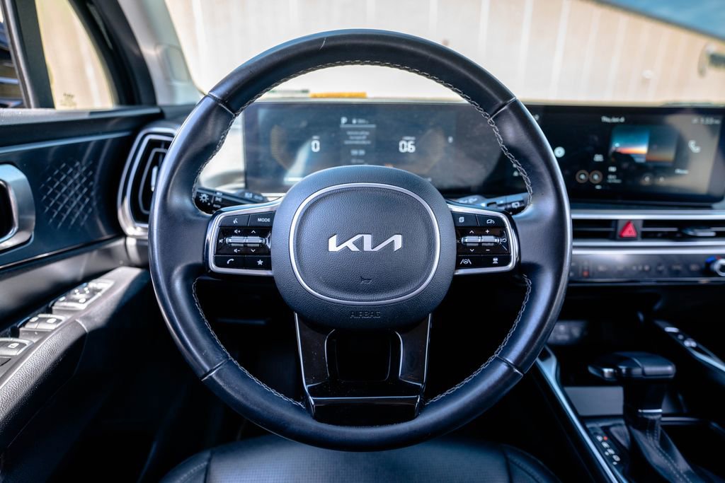 Used 2024 Kia Sorento S FWD image 14
