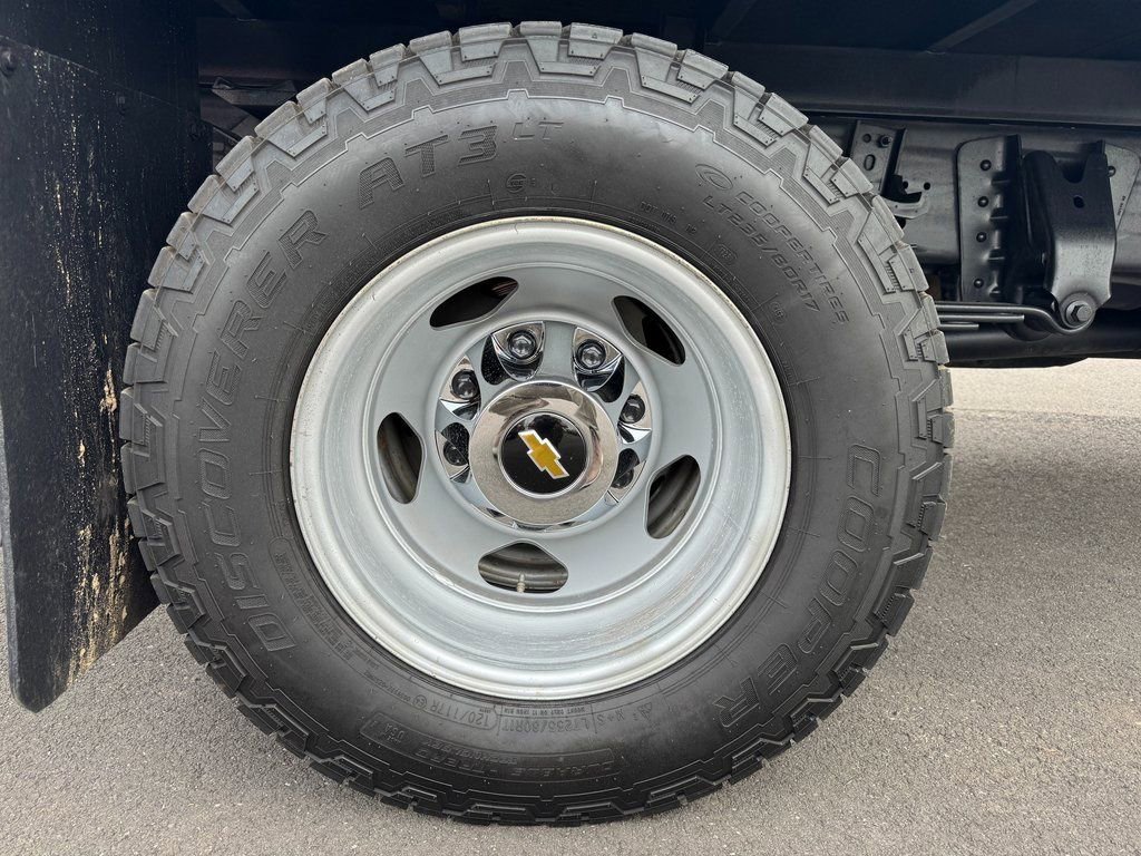 Used 2022 Chevrolet Silverado 3500 LT w/ Convenience Package AWD/4WD image 11