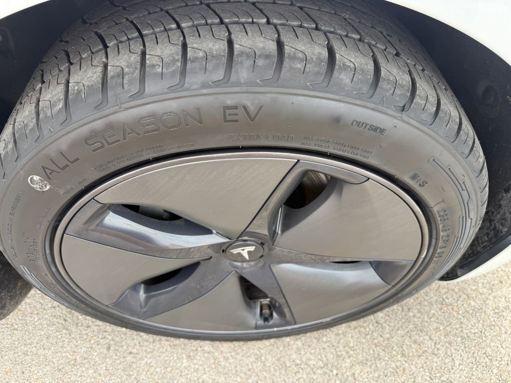 Used 2020 Tesla Model 3 Standard Range image 6