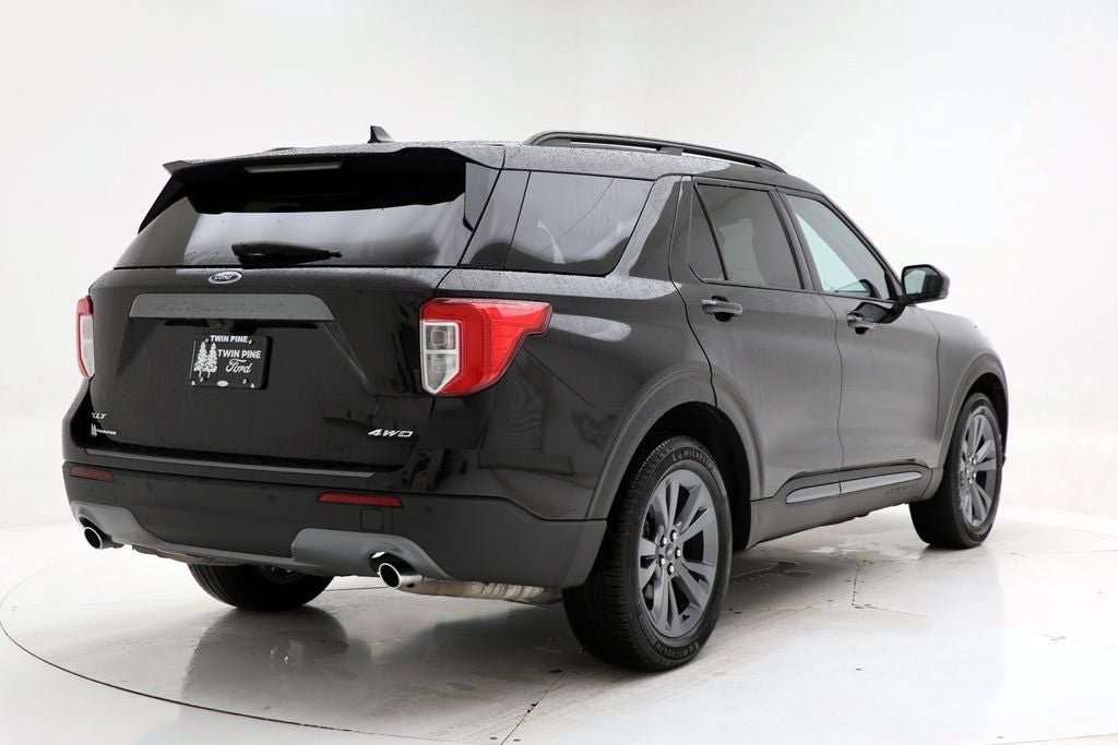 Used 2023 Ford Explorer XLT w/ Equipment Group 202A AWD/4WD image 8