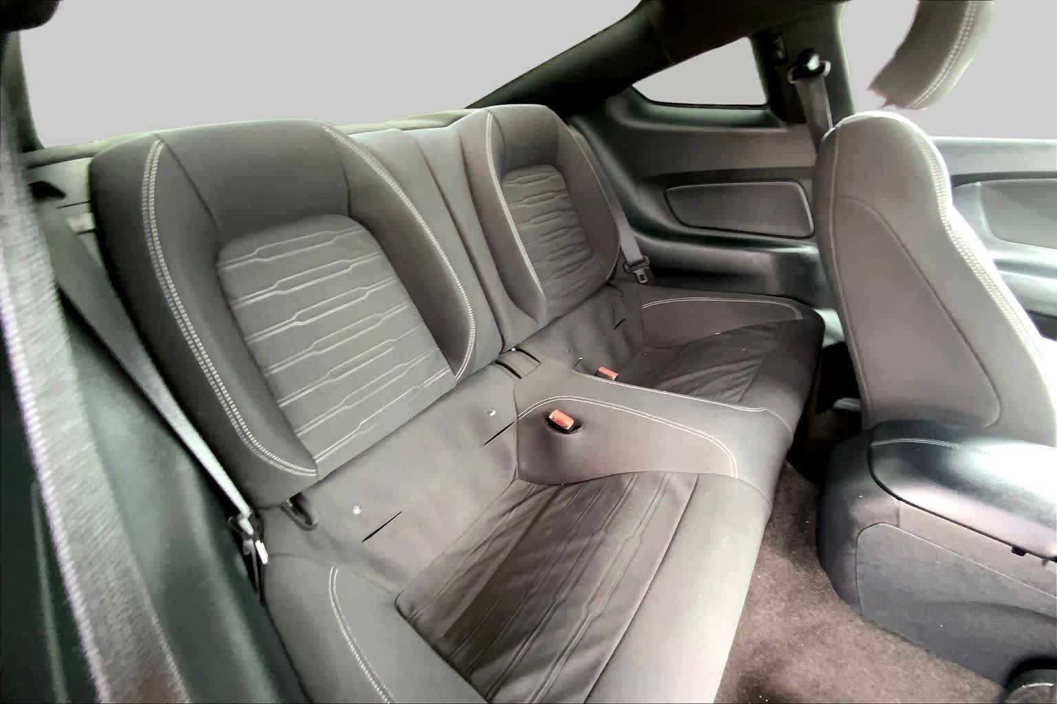 Used 2015 Ford Mustang Coupe RWD image 16