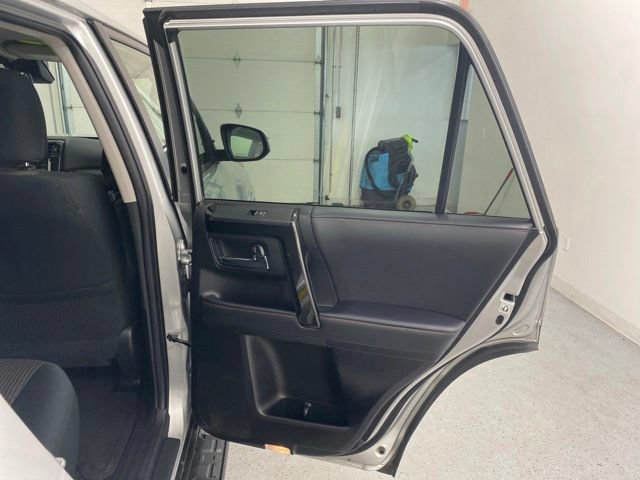 Certified 2022 Toyota 4Runner TRD Off-Road AWD/4WD image 33