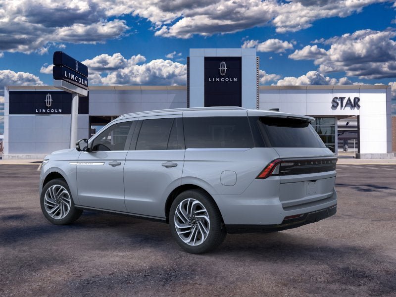 New 2025 Lincoln Navigator Reserve AWD/4WD image 4