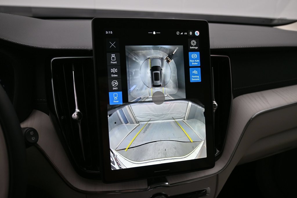 New 2027 Volvo XC60 B5 Ultra AWD/4WD image 12