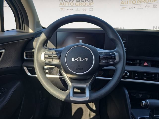 Used 2024 Kia Sportage LX image 12