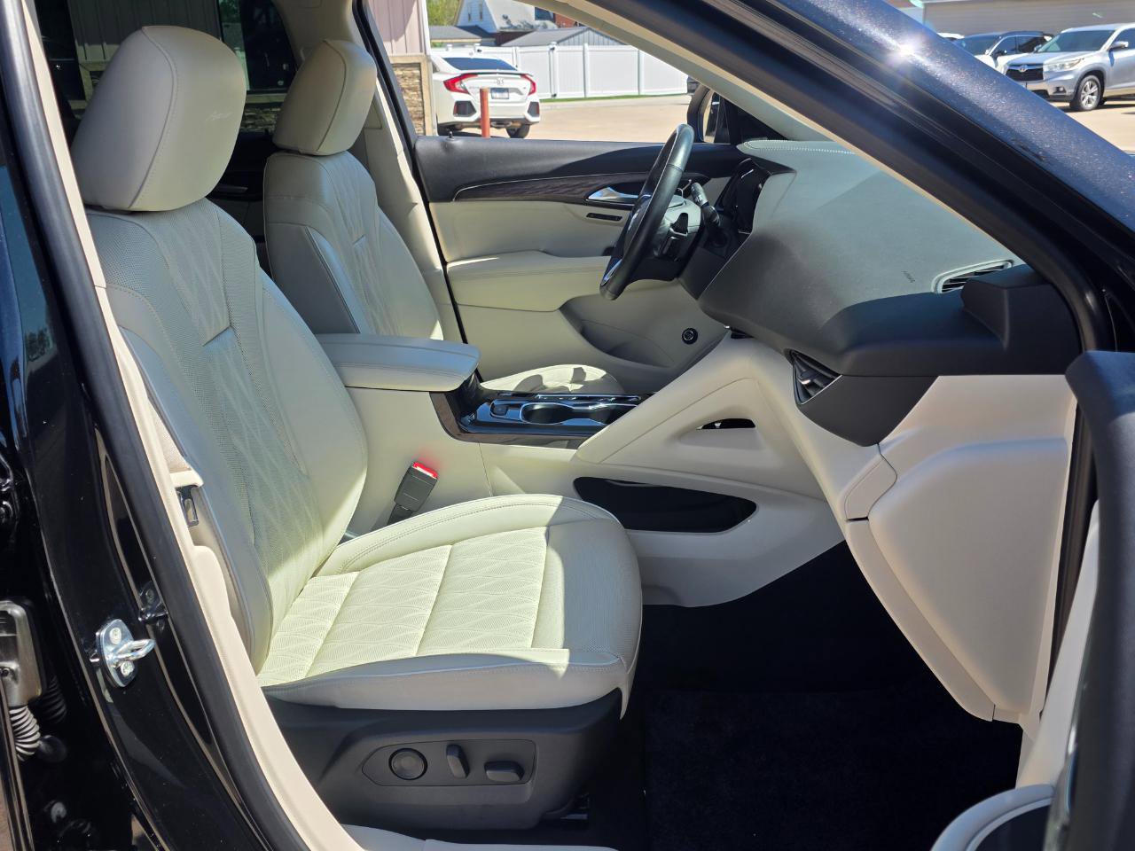 Used 2021 Buick Envision Avenir w/ Technology Package II image 28