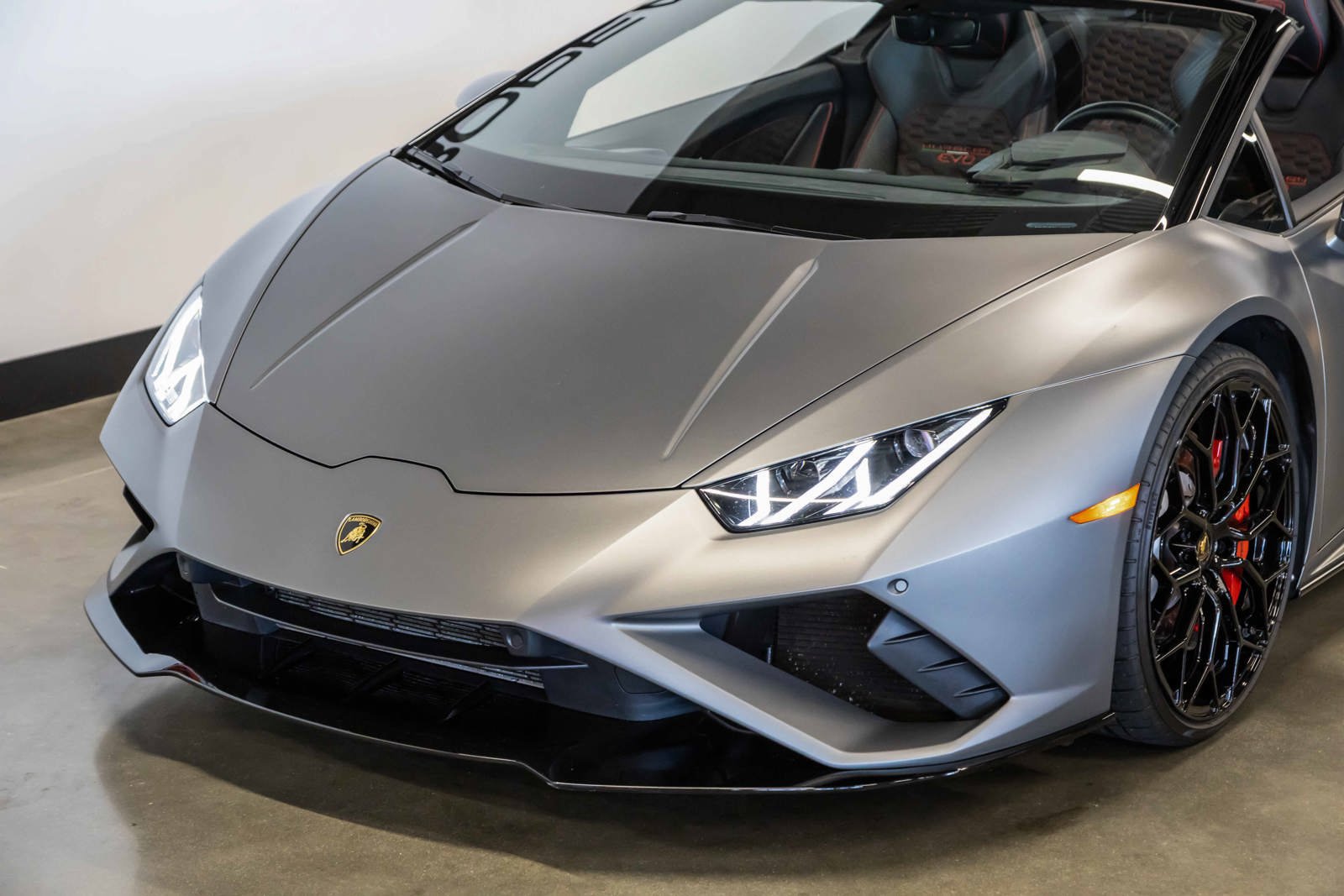 Used 2021 Lamborghini Huracan EVO RWD image 23