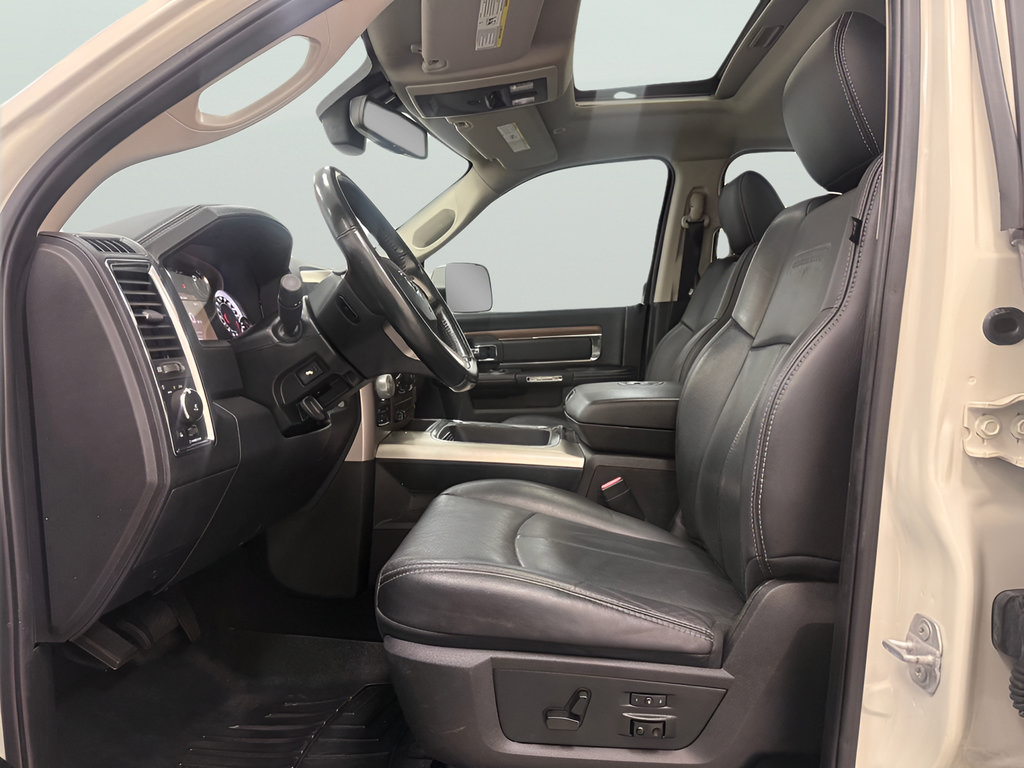 Used 2017 RAM 1500 Laramie w/ Convenience Group AWD/4WD image 11
